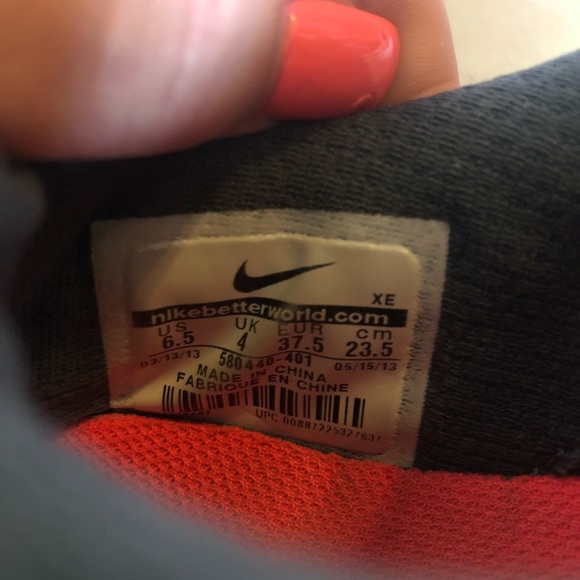 3/$20 Nike gray and pink sneakers - Picture 4 of 5
